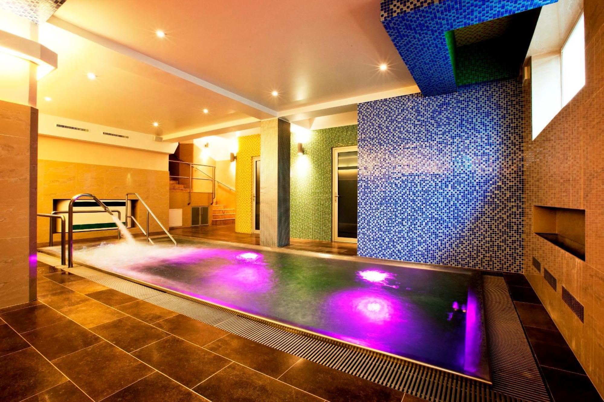 Special Offer - Double Room with 1 Hour Private Access to the Swimming Pool,677068803:JPEG
