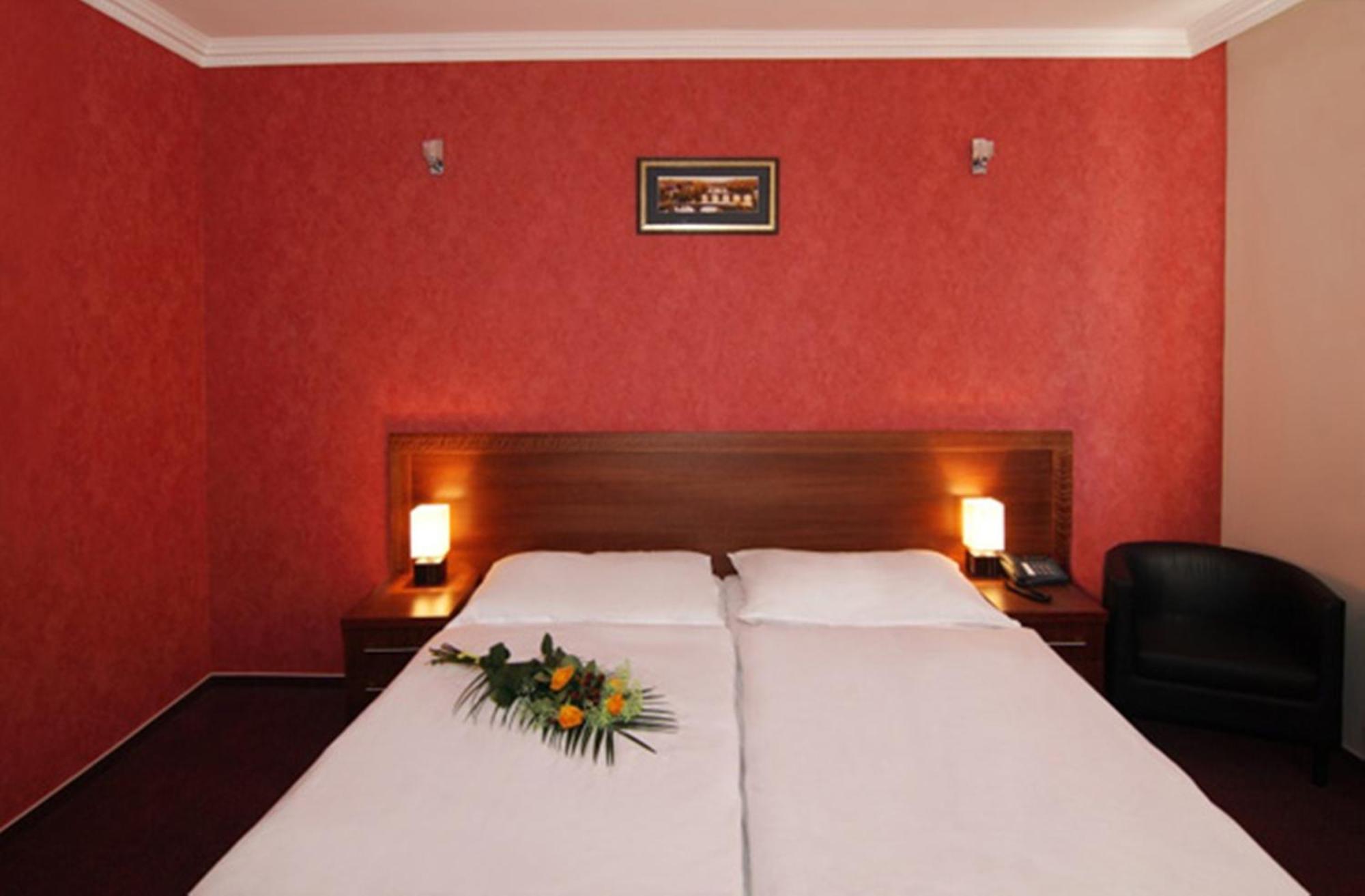 Double Room,88199471:JPEG